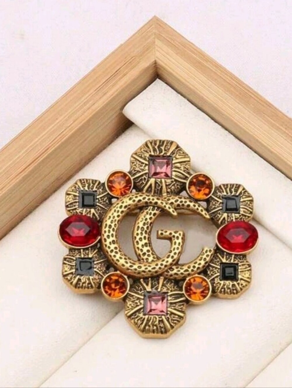 Desinger Style Brooch - Picture 7 of 9